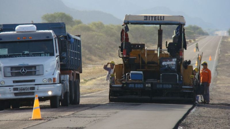 Continúa la repavimentación del tramo Cerro Negro – Londres
