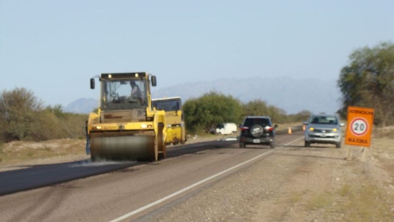 Continúa la repavimentación del tramo Cerro Negro – Londres