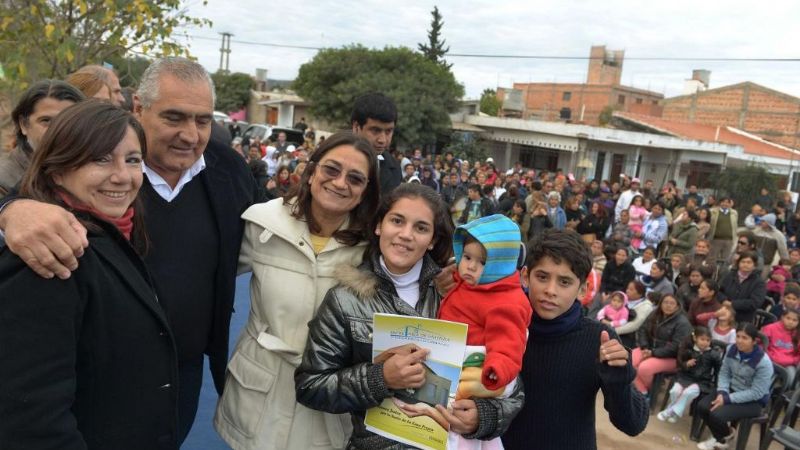 El Gobierno superó la entrega de 11.000 soluciones habitacionales