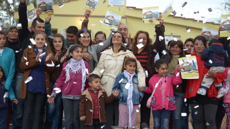 El Gobierno superó la entrega de 11.000 soluciones habitacionales