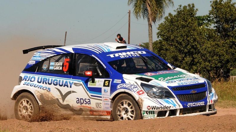 Ya se corre el “Rally del Poncho” por caminos de Ambato