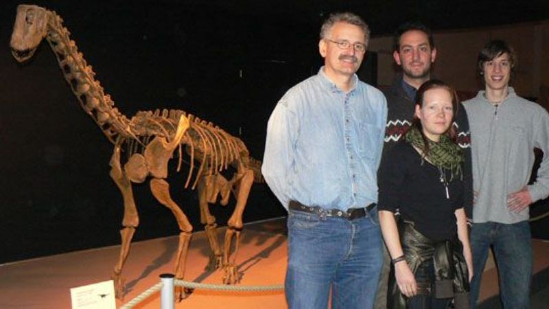 Descubrieron madurez sexual acelerada en dinosaurios saurópodos enanos