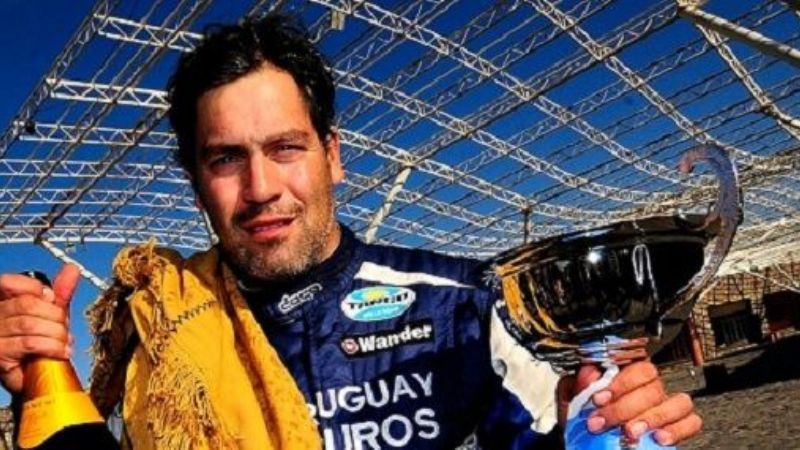 A Marcos Ligato le gusta vestirse con “Poncho”