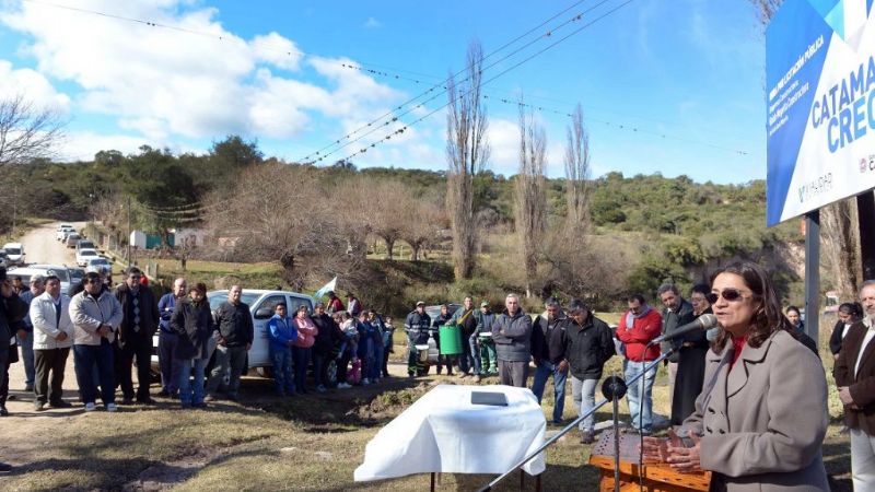 La Gobernadora anunció gas natural para 10 escuelas rurales