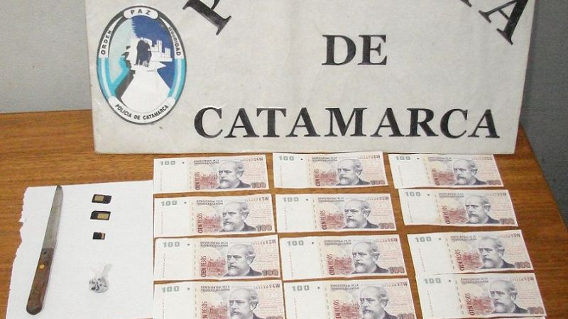 Tenía billetes falsos y droga