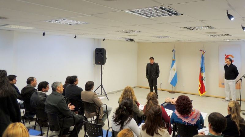 Capacitación en técnicas de reanimación cardiopulmonar y primeros auxilios