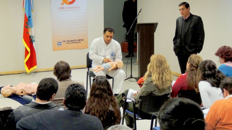 Capacitación en técnicas de reanimación cardiopulmonar y primeros auxilios