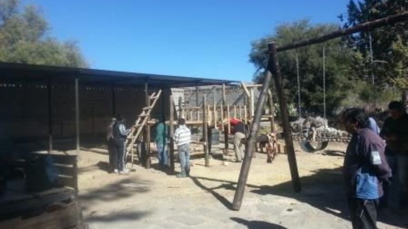 Colocan juegos en Loro Huasi