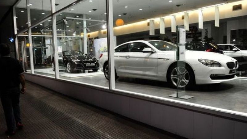 La oposición pide derogar el impuesto a los autos de alta gama