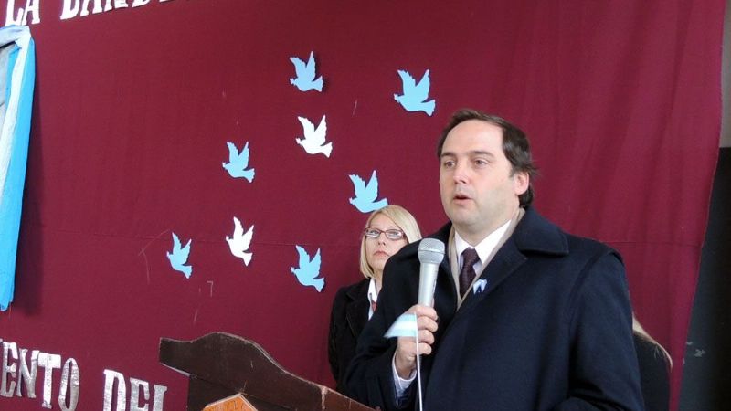 Mera conmemoró el Día de la Bandera en Santa Rosa