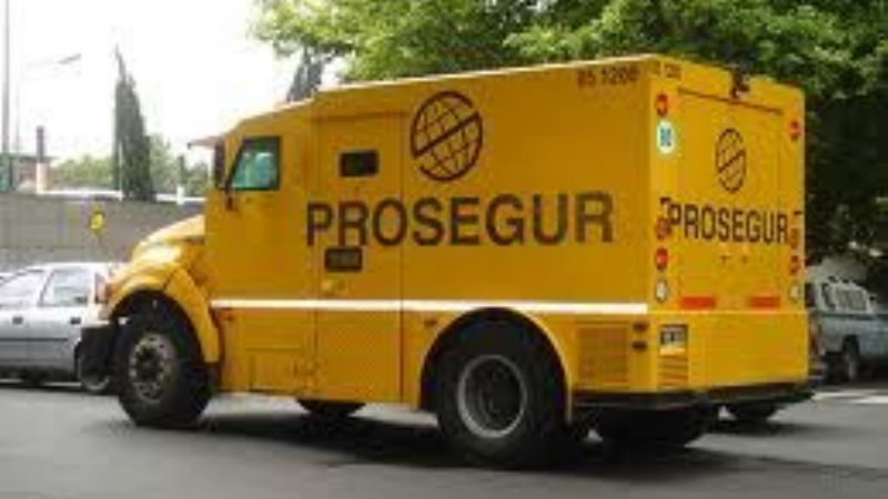 Choferes de camiones de caudales paran hasta la medianoche