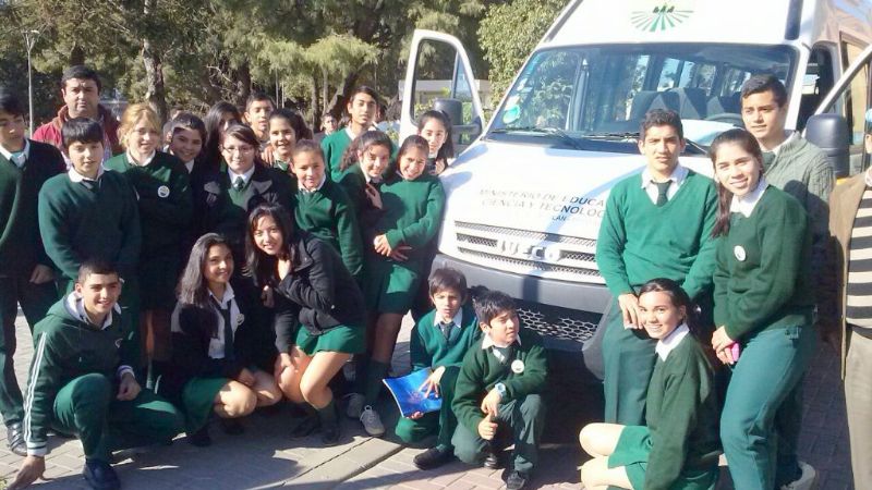 Entrega de vehículo para alumnos de la Escuela Agrotécnica de Alijilán