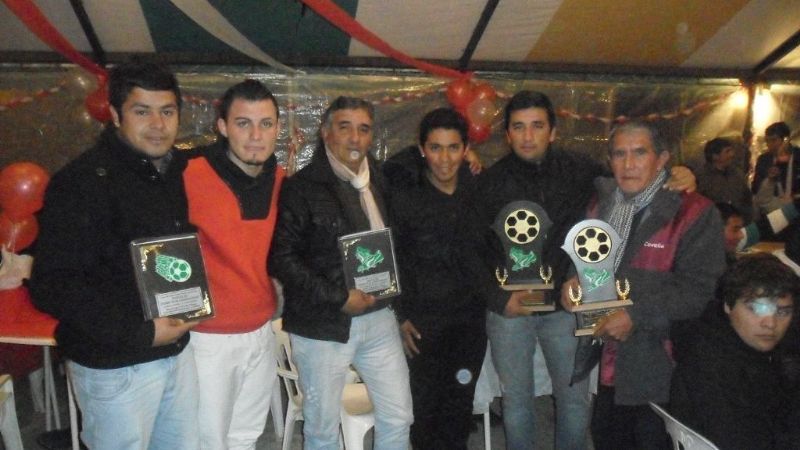 Premiación de los campeones en el Norte de Paclín