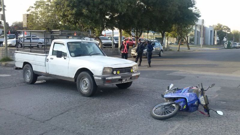 Choque en Alem y Esquiú