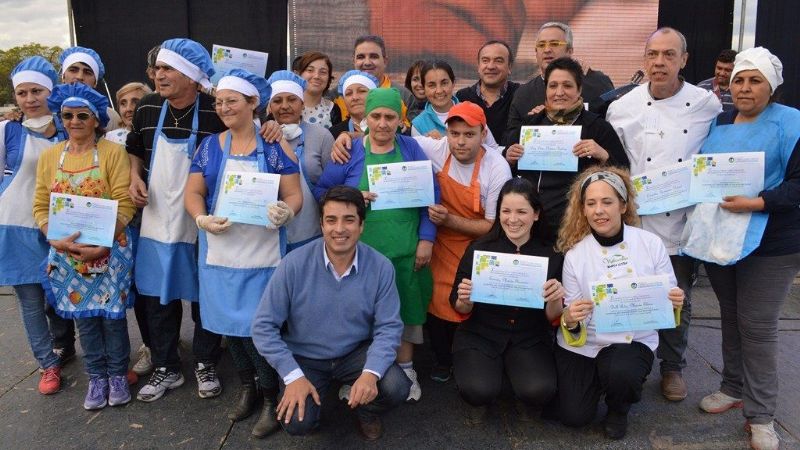 Más de 15.000 vecinos en la plaza de San Antonio Sur