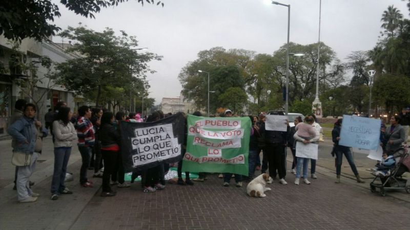 Caos vehicular en el microcentro