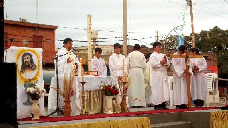La comunidad de Recreo celebró la fiesta de Corpus Christi
