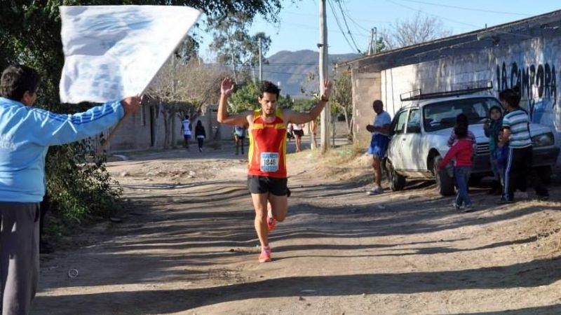 El español Valencia y Mónica Giménez ganaron con el “Defe”Matías Miguel y Laurita Castillo.