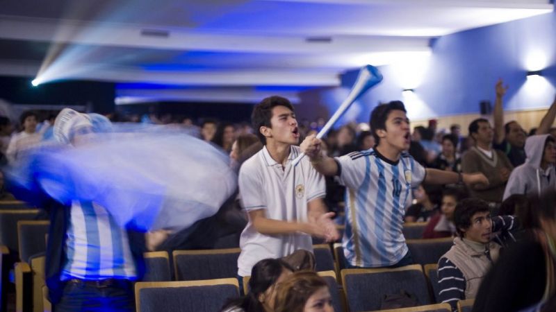 En el cine, a sala llena, los catamarqueños vivieron el triunfo de Argentina