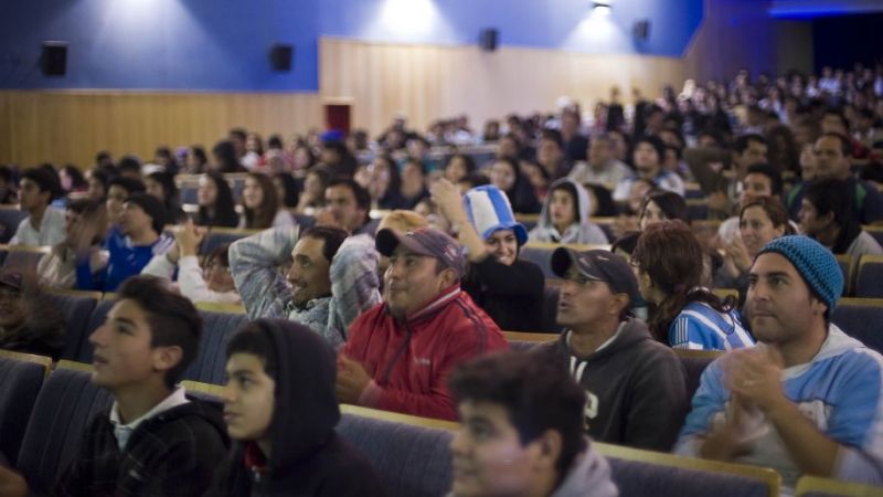 En el cine, a sala llena, los catamarqueños vivieron el triunfo de Argentina