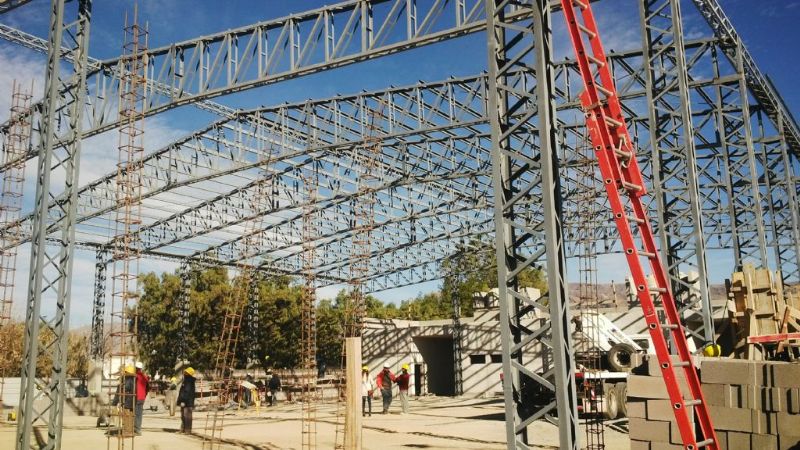 La obra del polideportivo de Santa María tiene un avance del 50%