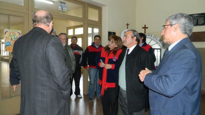 El Obispo fue recibido en la ENET N° 1