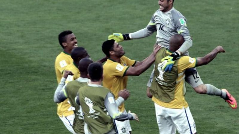 Brasil sufrió ante Chile pero, por penales, pasó a 4tos. de final