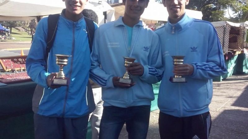 Podios catamarqueños en la prueba de 8 kilómetros