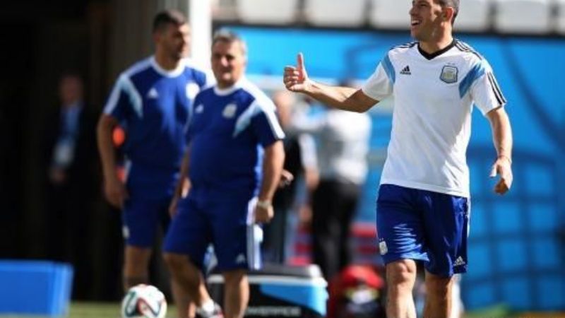 Ahora, Maxi Rodríguez sería el reemplazante de Agüero