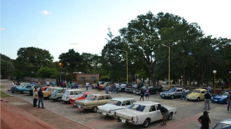Los Autos de Época corren la 1ra fecha del Campeonato de Regularidad