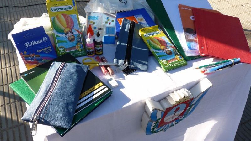 Entregaron kits escolares para hijos de cooperativistas