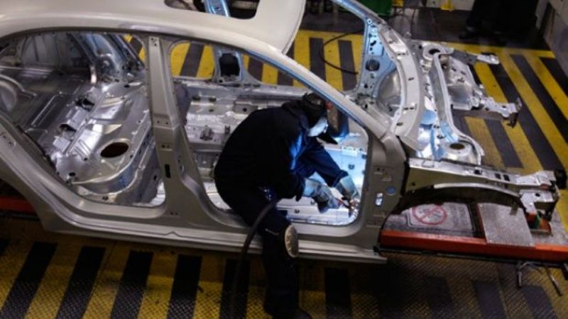 Crisis automotriz: Iveco prolongó las suspensiones