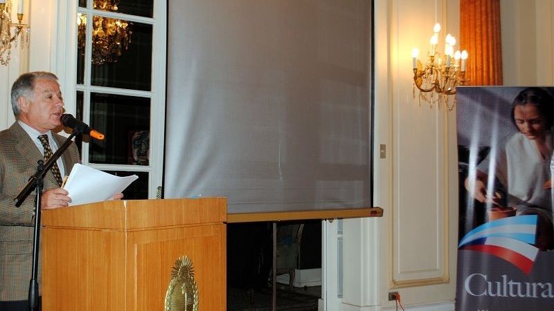 El embajador González García elogió a delegación de Catamarca