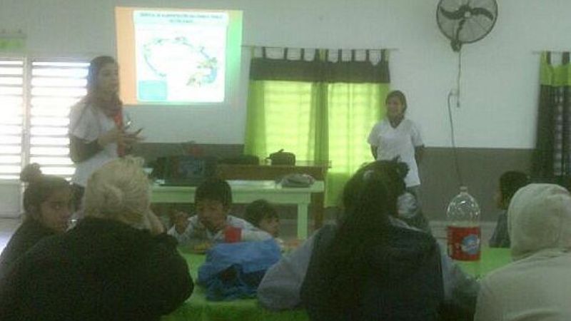 Charla sobre alimentación saludable en comedores municipales