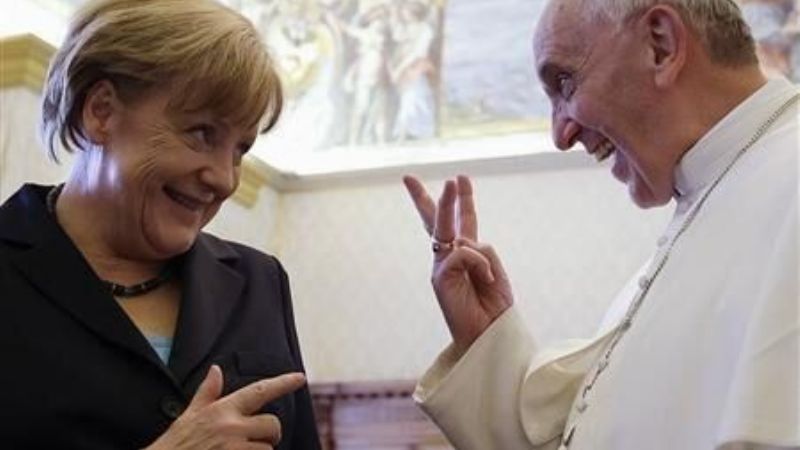 “Masche”, los Papas y la despedida a “los reyes” en los afiches