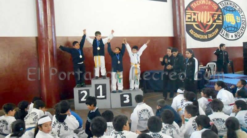 Recreinos campeones de Taekwondo en Salta