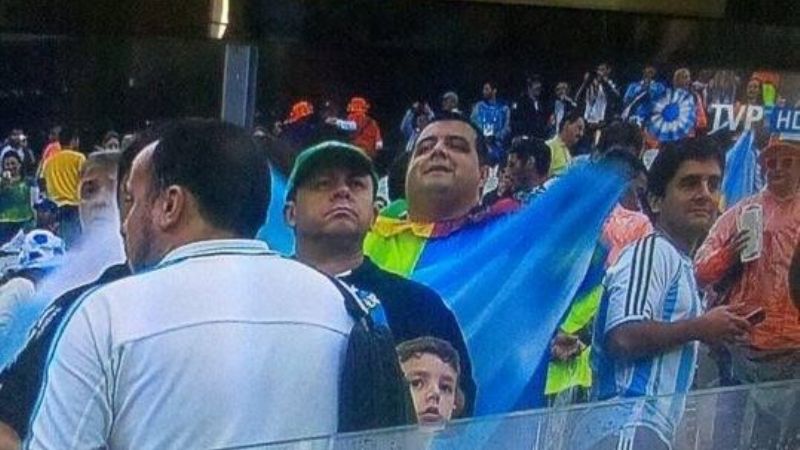 Vega en Brasil y los docentes esperando