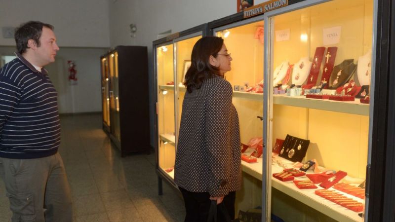 Lucía visitó la Escuela de Orfebrería