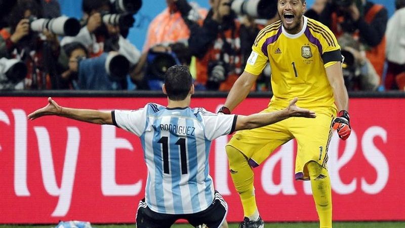 Sergio Romero candidato al “Guante de Oro”