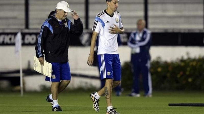 Ángel Di María entrenó con sus compañeros y podría jugar