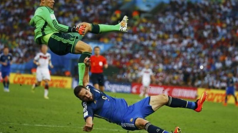 El “penal” para Argentina, que el árbitro Rizzoli no cobró