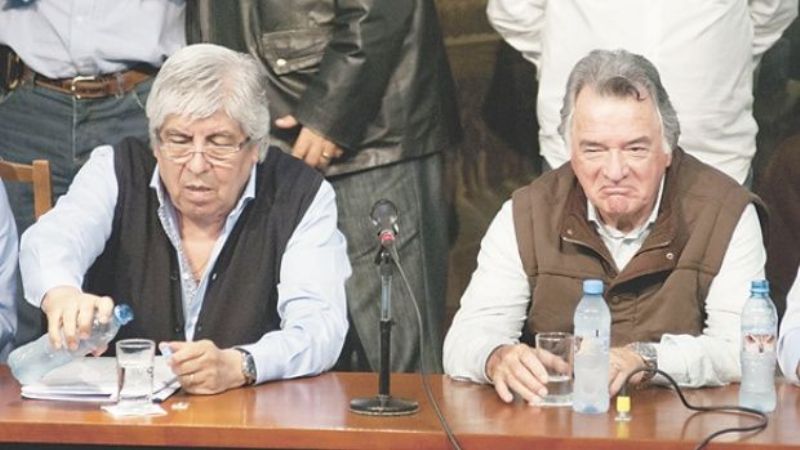 El Gobierno apuntó a Moyano y a Barrionuevo por los incidentes en el Obelisco