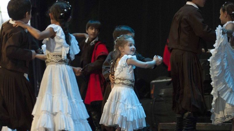 Desde las 11, continúa el “Ponchito” en el salón mayor