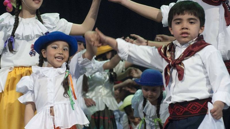 Desde las 11, continúa el “Ponchito” en el salón mayor