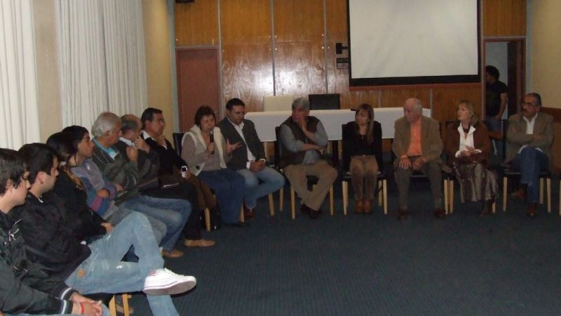 Reunión de dirigentes de Partido FE con jóvenes de Catamarca