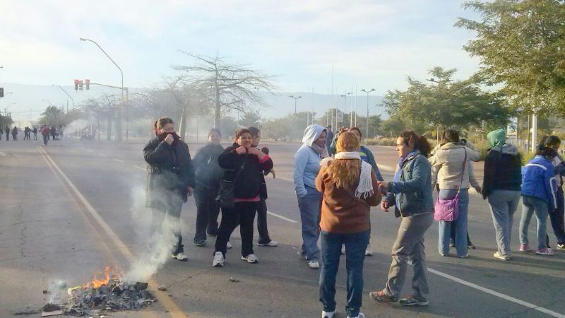 Piquete frente al CAPE