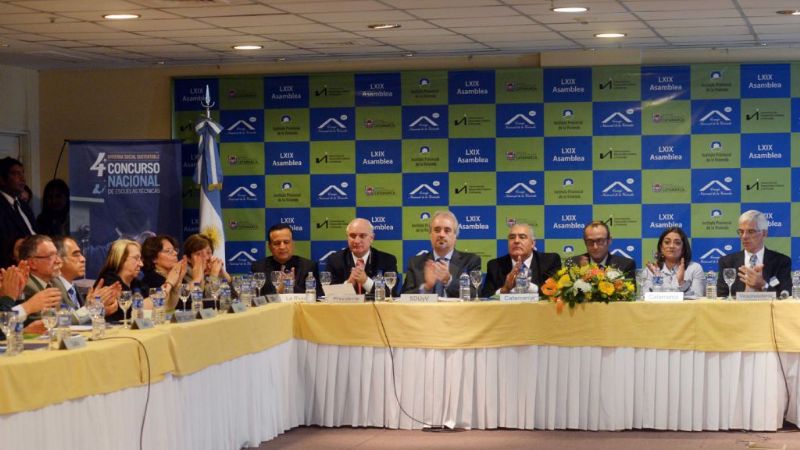 Lucía presidió la apertura del encuentro nacional de Institutos de Vivienda