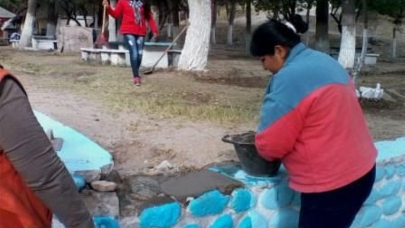 Manos solidarias construyen, pero vándalos destruyen