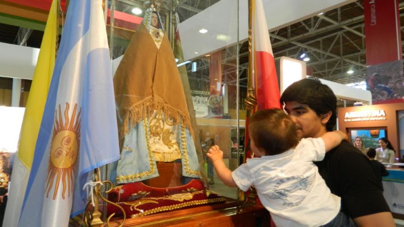La Patrona Nacional del Turismo y la Pastoral de la Niñez, presentes en el Poncho