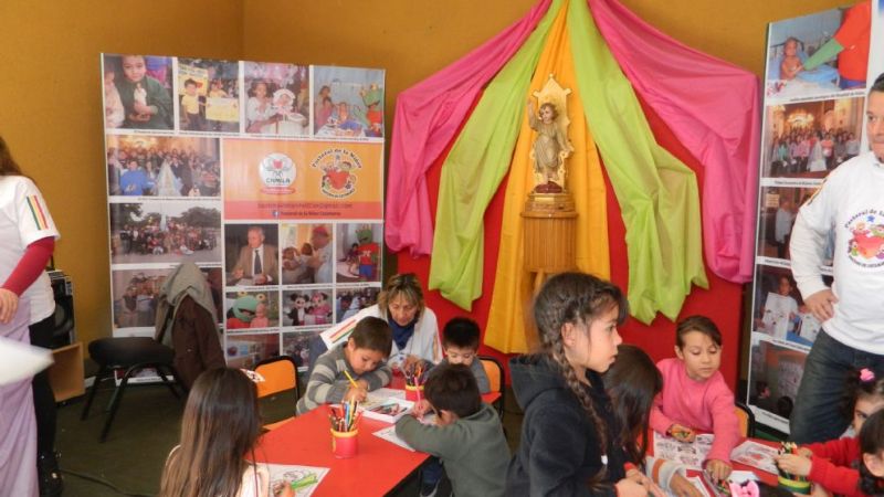 La Patrona Nacional del Turismo y la Pastoral de la Niñez, presentes en el Poncho